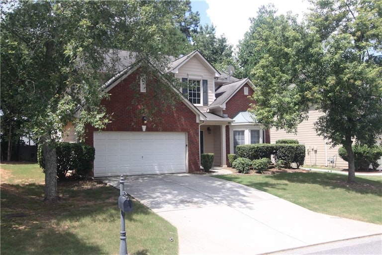 Photo 2 of 37 - 3205 Juniper Dr NW, Kennesaw, GA 30144