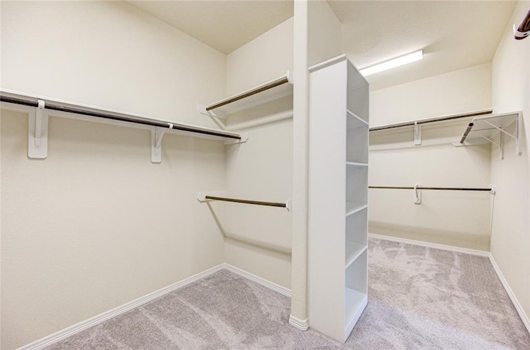 Photo 25 of 34 - 2811 Shadow Woods Ct, Houston, TX 77043