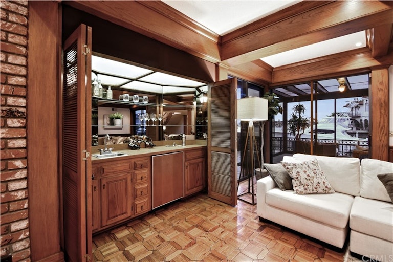 Photo 13 of 45 - 3682 Escapade Cir, Huntington Beach, CA 92649