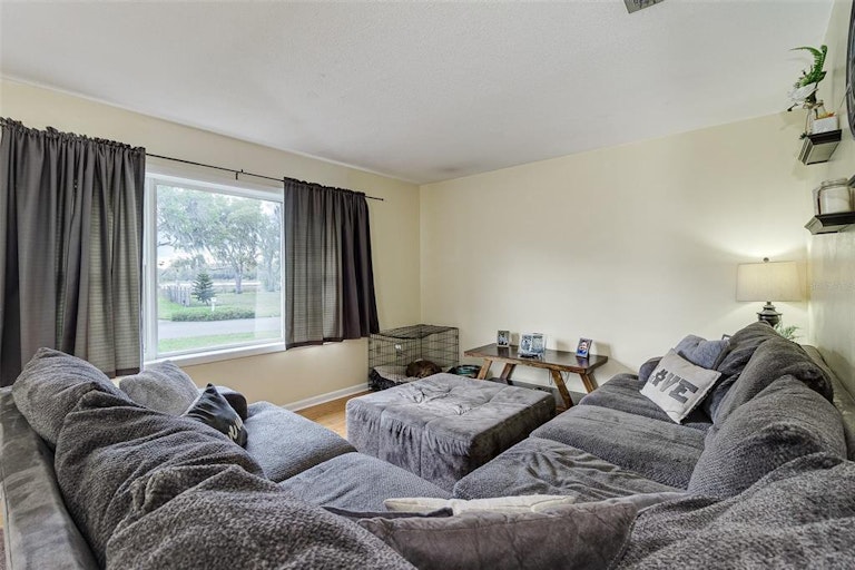 Photo 5 of 33 - 5427 Harbor Dr W, Lakeland, FL 33809