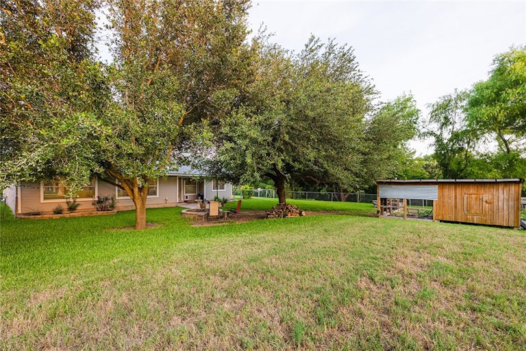 Photo 35 of 40 - 21004 Apache Plum Ln, Pflugerville, TX 78660