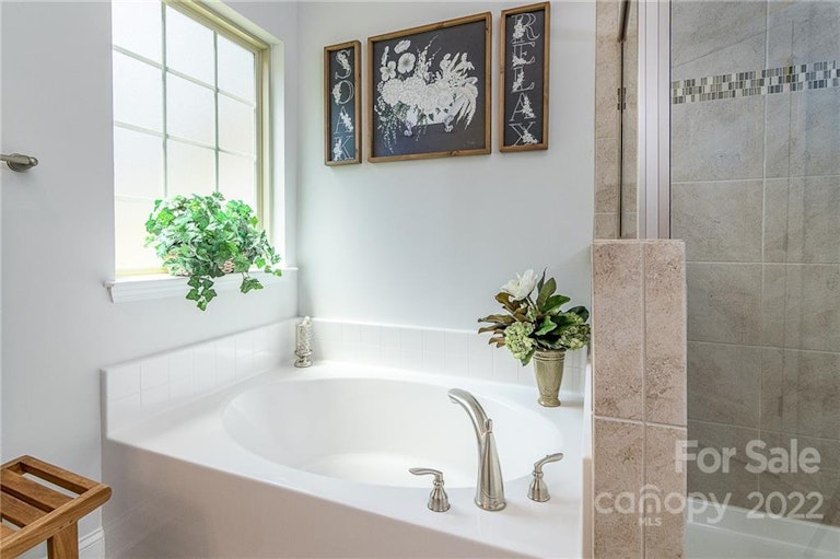 Photo 22 of 48 - 156 Wylie Trl, Statesville, NC 28677