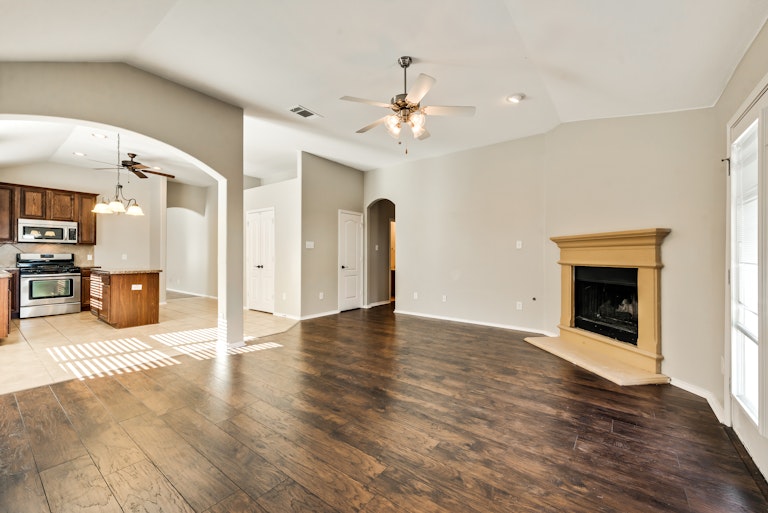 Photo 15 of 27 - 8508 Minturn Dr, Fort Worth, TX 76131