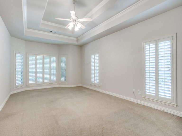 Photo 23 of 40 - 10405 Downing Dr, Denton, TX 76207