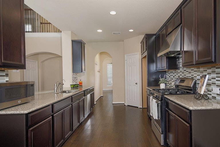Photo 7 of 29 - 3851 Supremes Trl, Spring, TX 77386