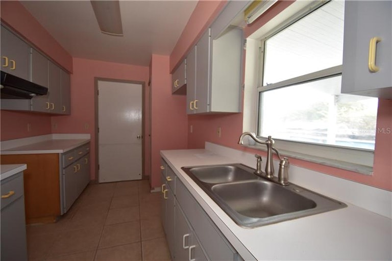 Photo 11 of 16 - 207 Lily Pad Ln, Eustis, FL 32726