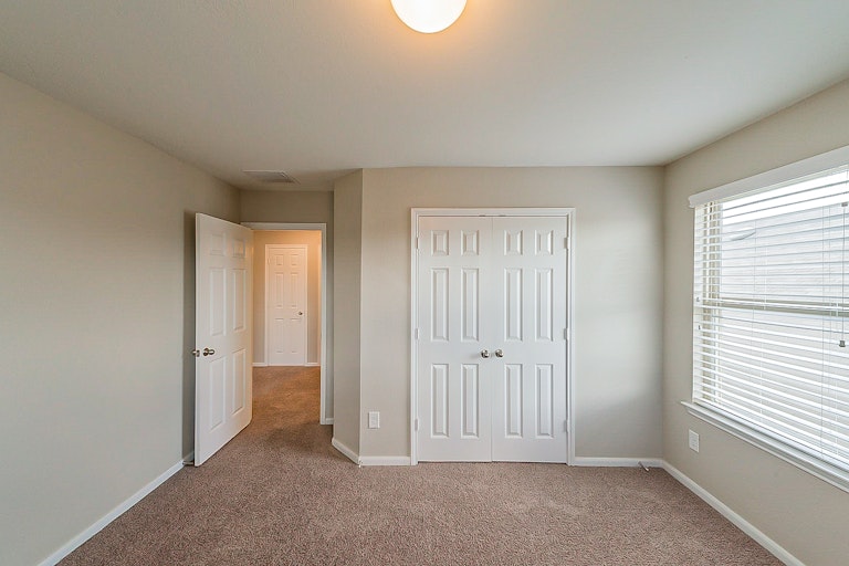 Photo 28 of 36 - 12731 Arcola Valley Ct, Houston, TX 77044
