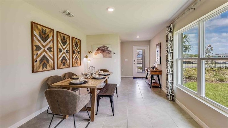 Photo 2 of 12 - 12175 Mountain Island Trl, Parrish, FL 34219