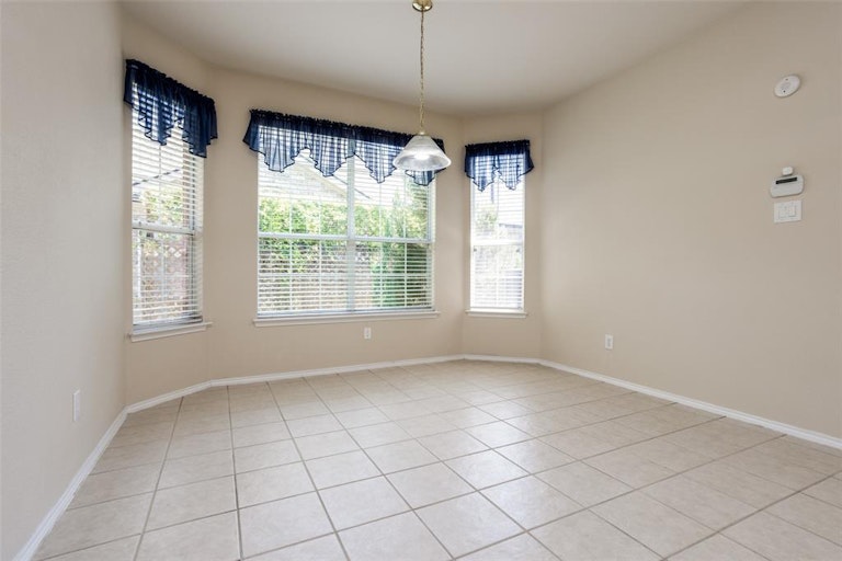Photo 4 of 35 - 1599 Bradford Trace Dr, Allen, TX 75002