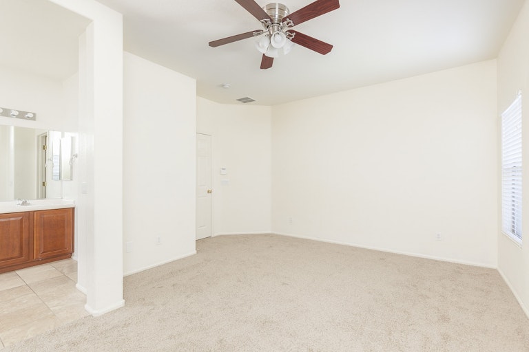 Photo 16 of 28 - 14999 N 137th Ln, Surprise, AZ 85379