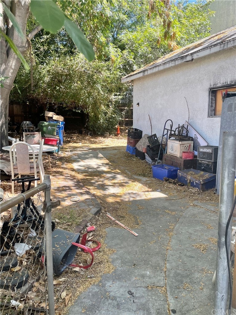 Photo 6 of 31 - 5415 Ash St, Los Angeles, CA 90042