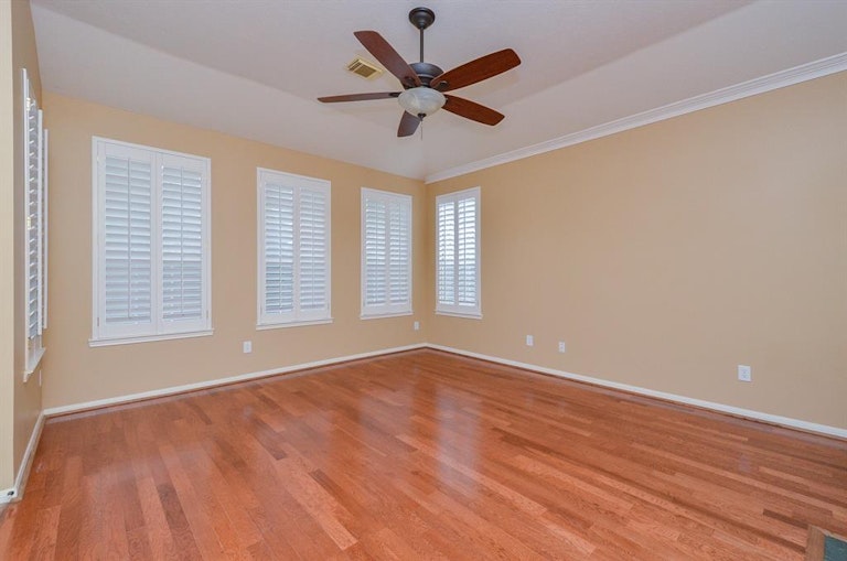 Photo 15 of 27 - 8227 Summer Reef Dr, Houston, TX 77095