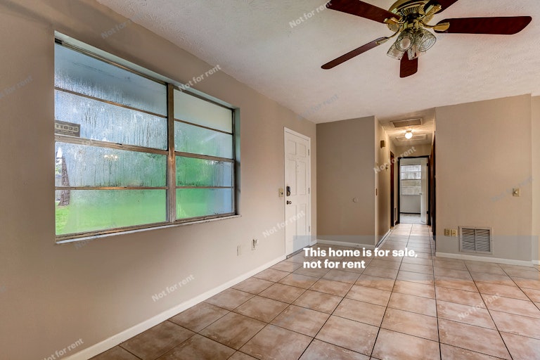 Photo 34 of 43 - 6215 Ogden Rd, Jacksonville, FL 32216