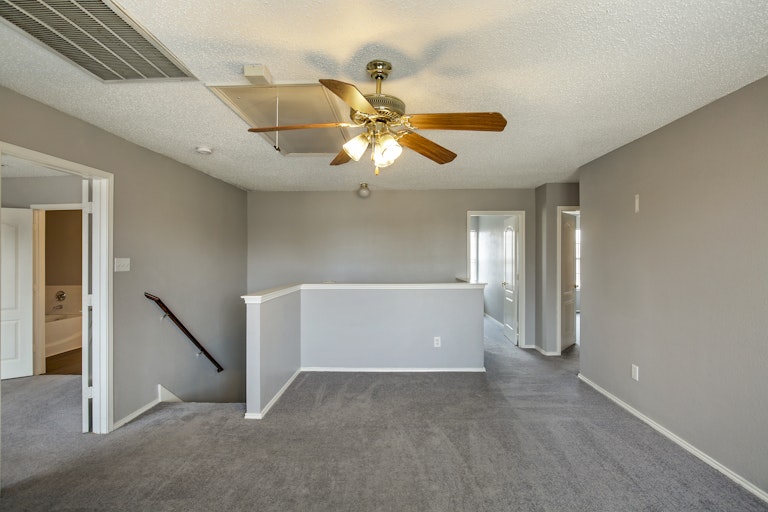 Photo 15 of 31 - 1405 Linda Ln, Cedar Hill, TX 75104