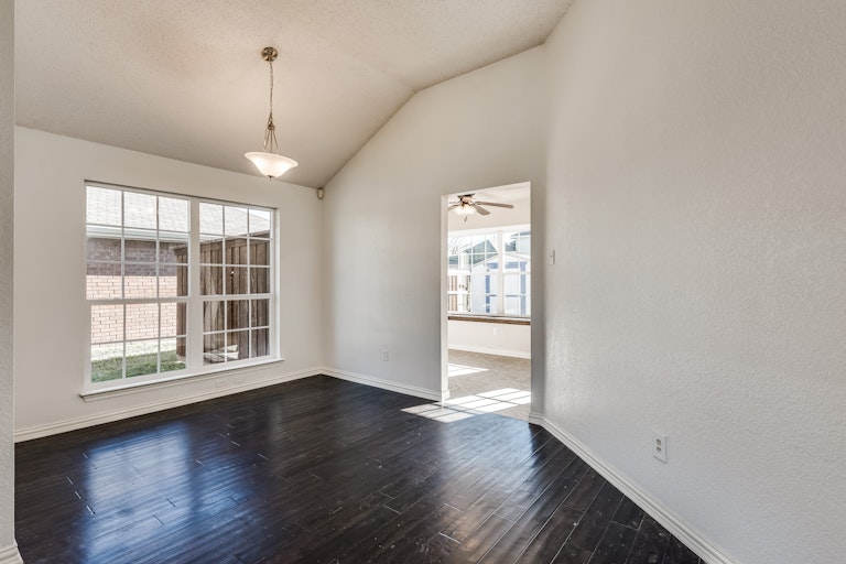 Photo 11 of 21 - 6717 Sumac Ln, Rowlett, TX 75089