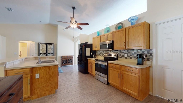 Photo 8 of 28 - 83 Red Mill Dr, Palm Coast, FL 32164