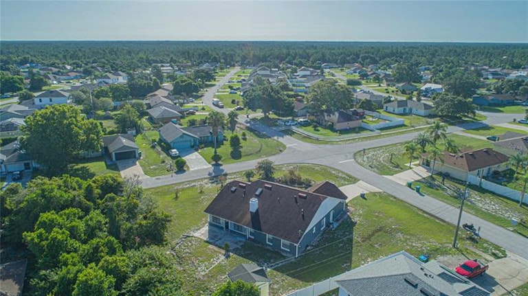 Photo 17 of 51 - 2860 Flynn St, Deltona, FL 32738