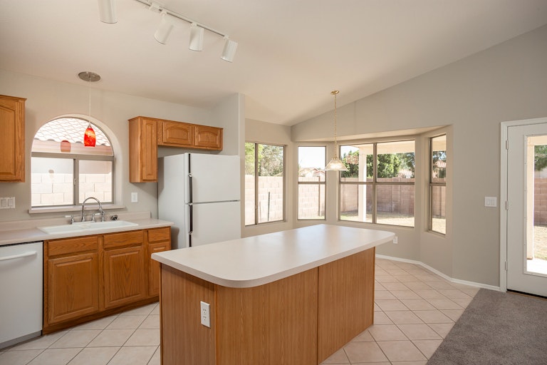 Photo 3 of 20 - 12727 W Cambridge Ave, Avondale, AZ 85392