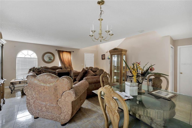 Photo 7 of 34 - 1975 Alambra Cir, Apopka, FL 32703
