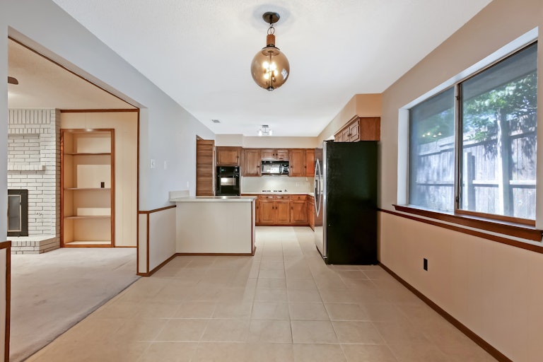 Photo 10 of 52 - 626 Flamingo Way, Duncanville, TX 75116