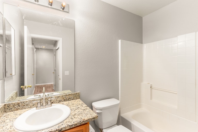 Photo 18 of 19 - 11052 Claude Ct, Northglenn, CO 80233