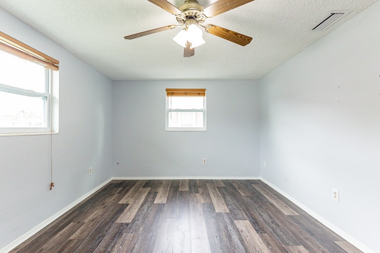 Photo 12 of 20 - 6207 7th Ave, New Port Richey, FL 34653