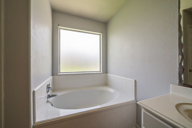 Photo 23 of 29 - 4115 Tree Mist Ct, Humble, TX 77346