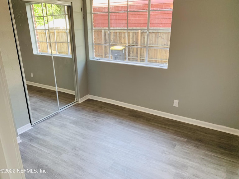 Photo 11 of 19 - 1354 Labelle St, Jacksonville, FL 32205