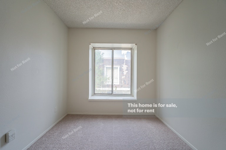 Photo 15 of 18 - 3402 W Echo Ln, Phoenix, AZ 85051