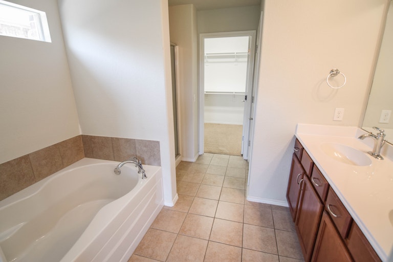 Photo 27 of 37 - 15964 Avenel Way, Fort Worth, TX 76177
