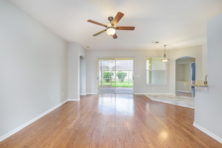 Photo 7 of 19 - 10610 Weybridge Dr, Tampa, FL 33626