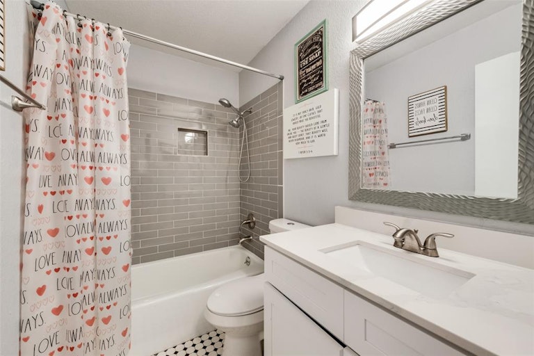 Photo 18 of 22 - 100 Chestnut St, Aledo, TX 76008