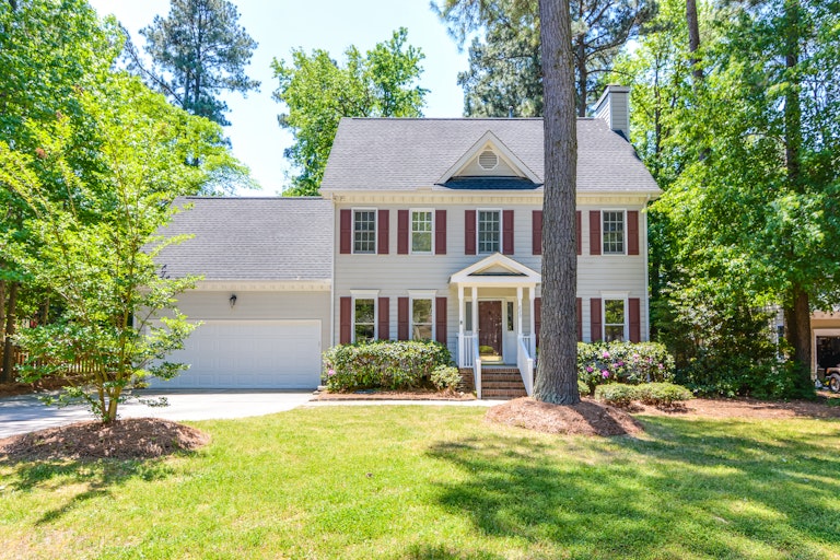 Photo 1 of 26 - 629 Saint Vincent Dr, Holly Springs, NC 27540