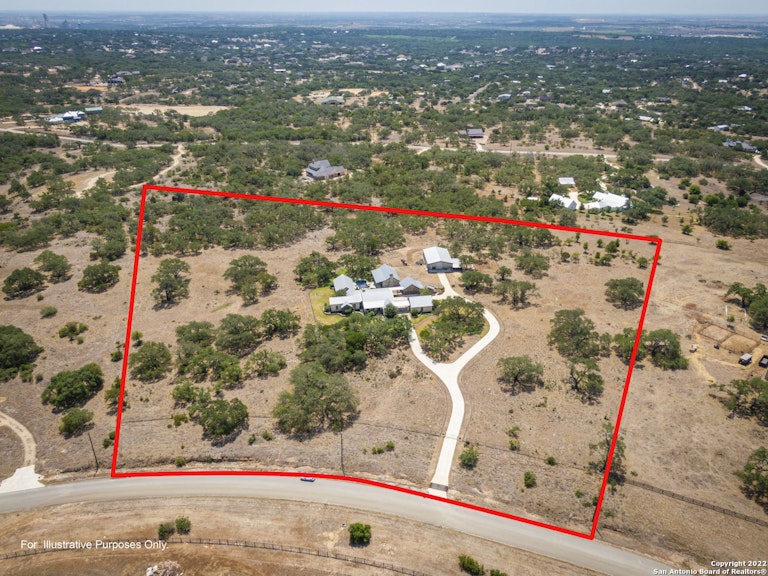 Photo 6 of 42 - 4544 Natures Way, New Braunfels, TX 78132