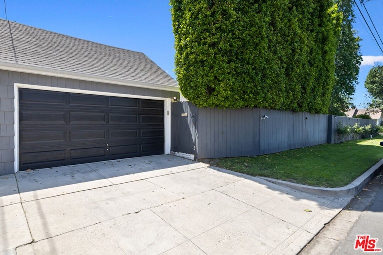Photo 43 of 50 - 4954 Mammoth Ave, Sherman Oaks, CA 91423