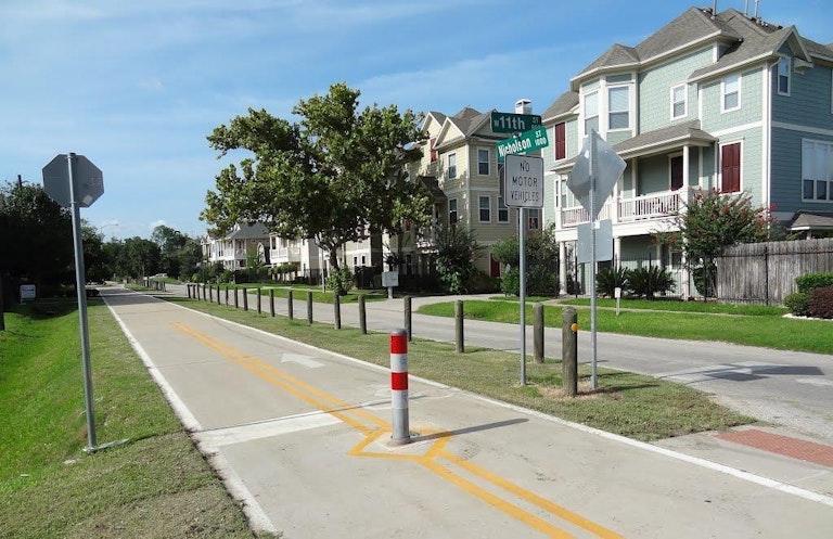 Photo 42 of 46 - 1420 Alexander St, Houston, TX 77008