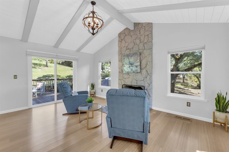 Photo 9 of 38 - 23059 Broadmoor Ct, Auburn, CA 95602