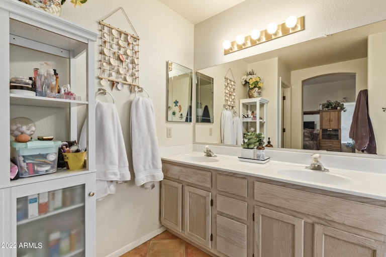 Photo 10 of 18 - 4116 W Whispering Wind Dr, Glendale, AZ 85310