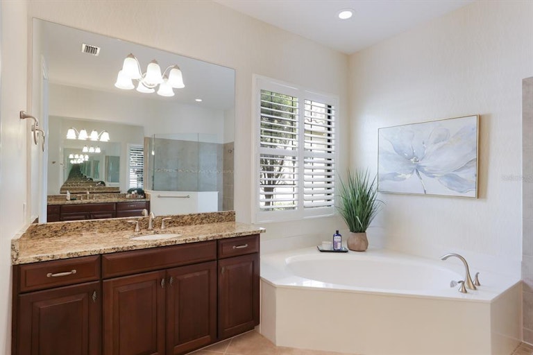 Photo 17 of 45 - 14910 Castle Park Ter, Lakewood Ranch, FL 34202