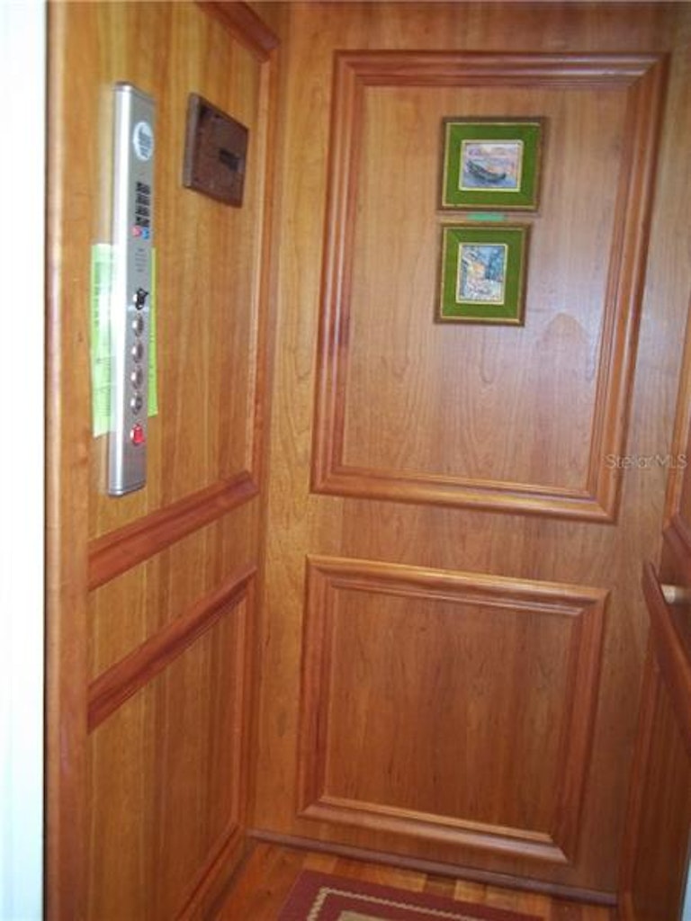 Photo 9 of 25 - 6809 Driftwood Dr, Hudson, FL 34667