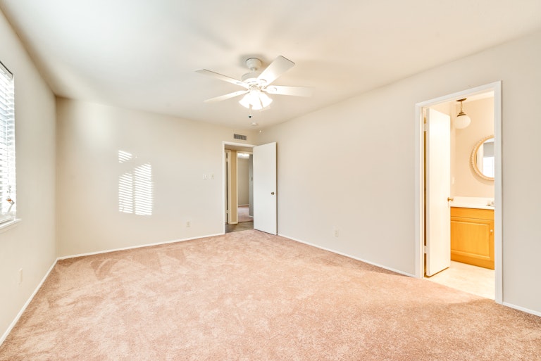 Photo 21 of 28 - 708 Green Canyon Dr, Mesquite, TX 75150