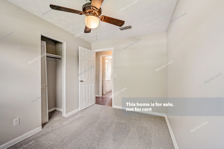 Photo 22 of 32 - 10720 Kuralei Dr, Jacksonville, FL 32246