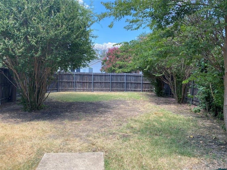 Photo 18 of 18 - 4116 Durbin Dr, The Colony, TX 75056