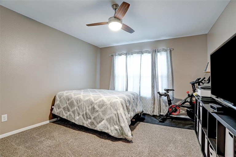 Photo 16 of 22 - 3402 Huisache Blvd, Pearland, TX 77581