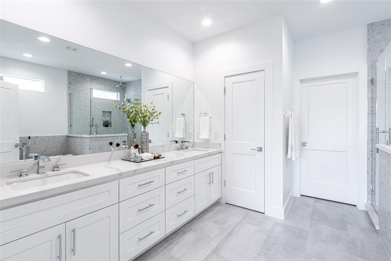 Photo 22 of 33 - 3410 Hardy St, Houston, TX 77009