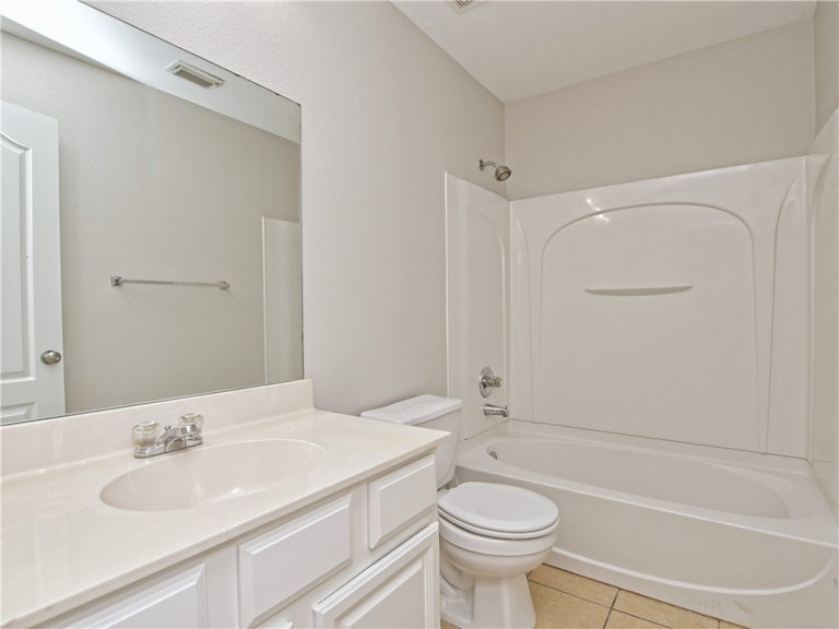 Photo 25 of 40 - 2116 Amur Dr, Austin, TX 78745