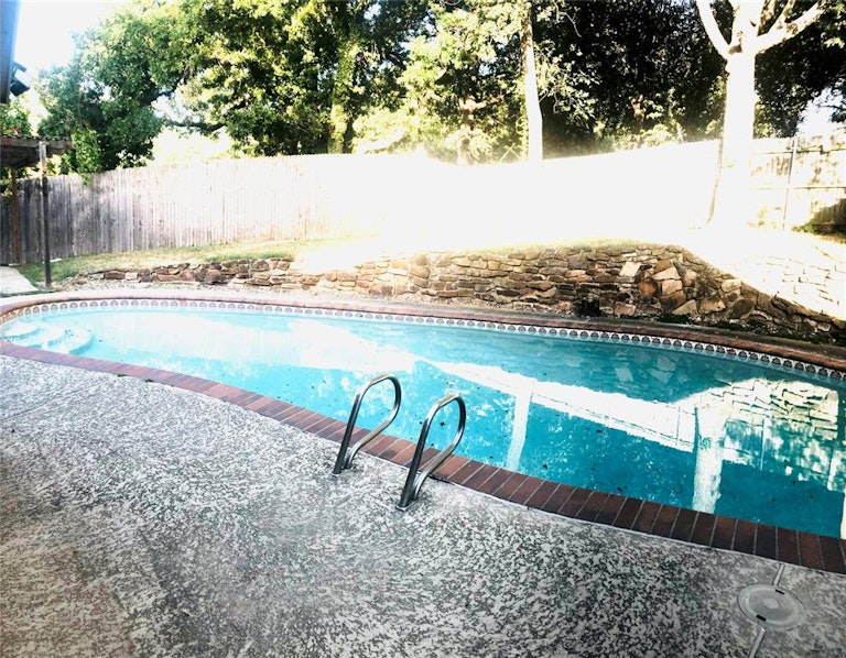 Photo 22 of 22 - 715 Vail Dr, Arlington, TX 76012