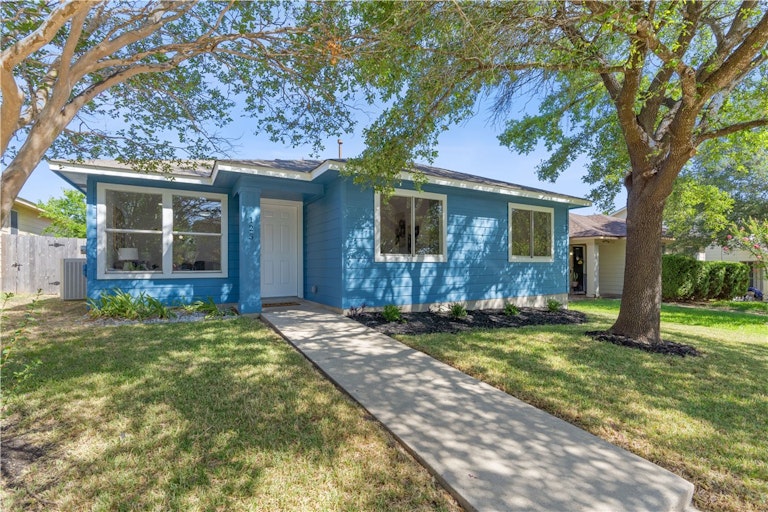 Photo 1 of 34 - 125 Segovia Way, Pflugerville, TX 78660