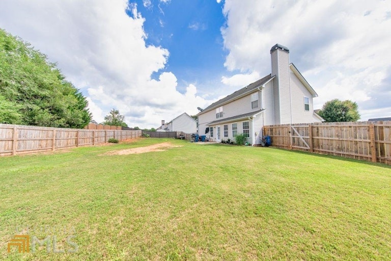 Photo 18 of 19 - 3296 Bridle Brook Dr, Auburn, GA 30011