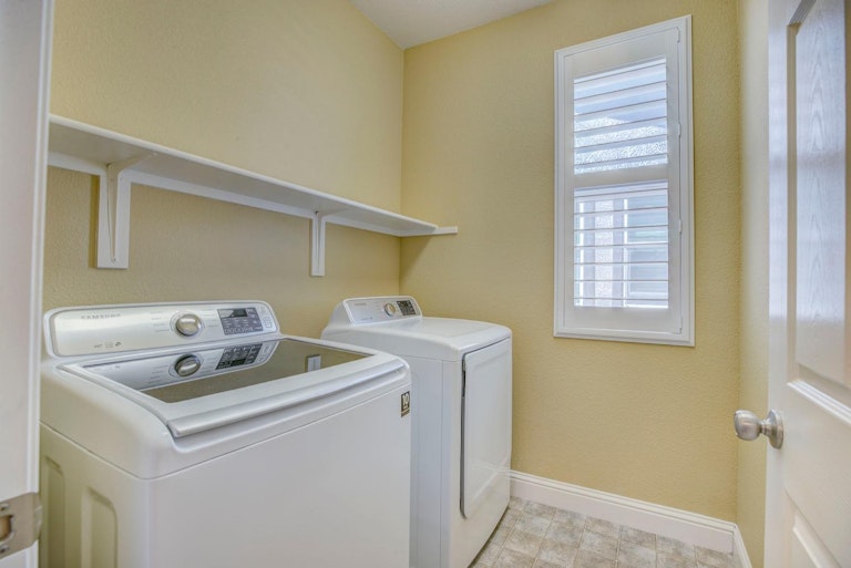 Photo 21 of 35 - 4848 Ammolite Way, Elk Grove, CA 95757